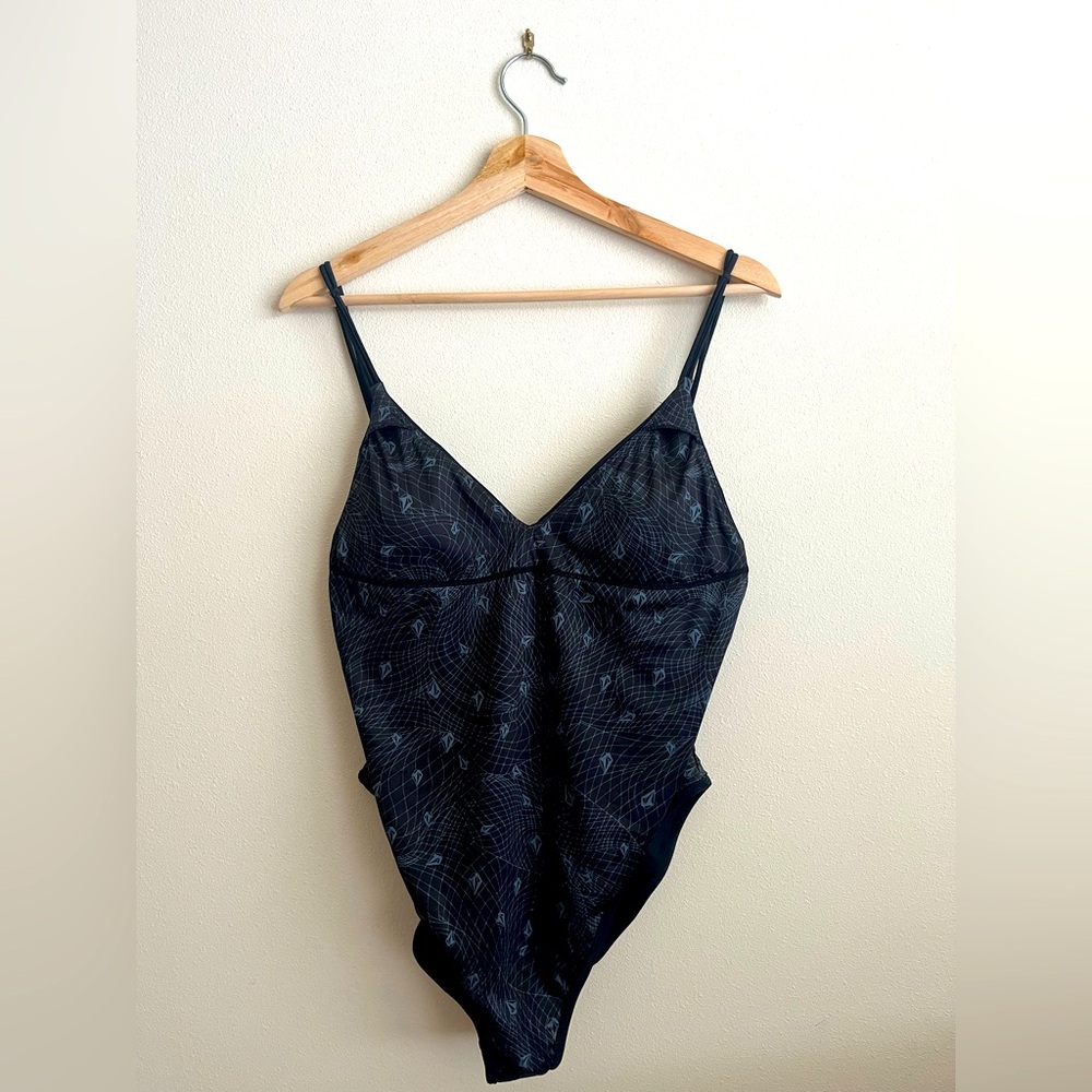 VOLCOM Eco true recycled fabric one piece large black tank swimsuit